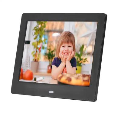Digital Picture Frame with 1024x768 HD Display, autoplay via USB/SD Card Slots and Remote Control