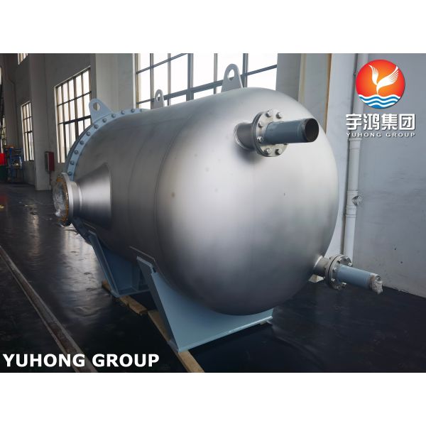 Horizontal Pressure Vessel with Removable Flanged Closure ASME SA105 Carbon Steel and Multi-Nozzle Design