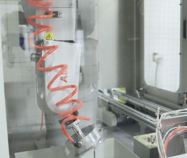 Automatic High Efficiency Aligners Trimming Machine With ABB Arm