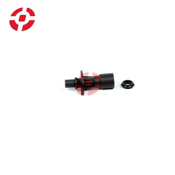 Engine Oil Cooler Inlet Connector LR028136 Oil Cooler Tube C2Z18658 Water Pump Oil Cooler Pipe For LandRover Discovery 4 Range Rover Vogue Range Rover Sport