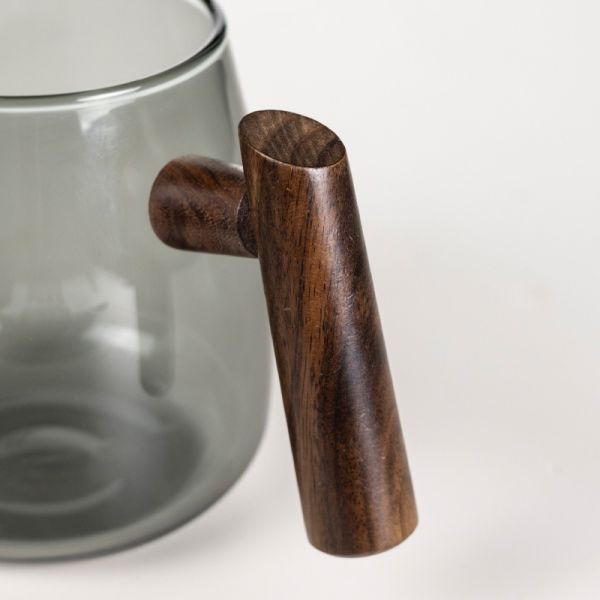 450ml Capacity Glass Tea Pot Borosilicate Tea Kettle With Wooden Handle Custom Logo