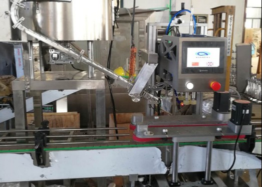 Машина крышки пивной бутылки машины 500ml покрывать винта квадрата нержавеющей стали автоматическая