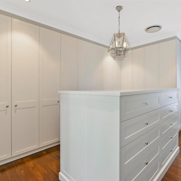 Shaker Style Solid Wood Walk In Closet Cabinet White Classic Wardrobe