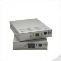 10/100/1000Base-T à 1000Base-X SFP
Convertisseur multimédia gérable de type un à un (conforme à l'IEEE802.3ah OAM)