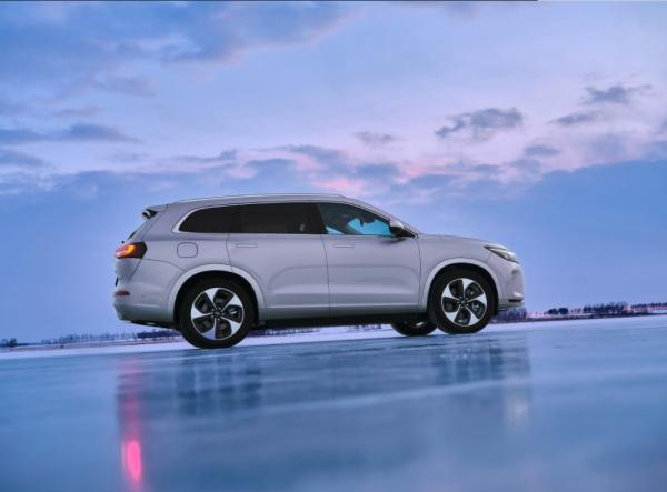 Base de ruedas de 2820 mm HUAW-EI AITO M7 Largo alcance Harmony OS EV Coche Automóvil Automóviles eléctricos Adultos SUV híbrido Vehículo energético