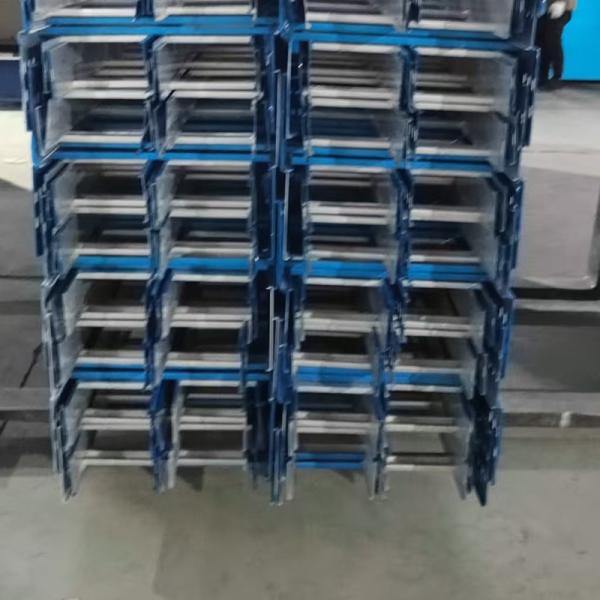 Silver Aluminum Ventilated Trough Cable Tray Indoor / Outdoor Cable Management