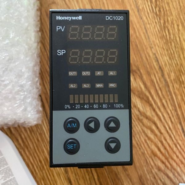 Honeywell PID Temperature Controller DC1000 Digital Controller DC1020CR-111000-E