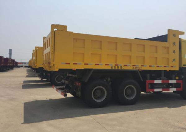 Tipper Dump Sino Howo Trucks 6X4 10-25 CBM For Construction Material Transport