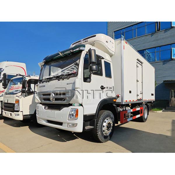 Hot Sale HOWO 6 Wheels 4x2 Small Manual Freezer Truck Refrigerated Container Truck