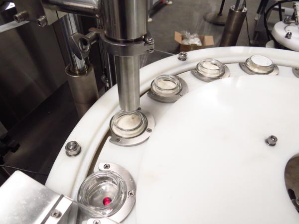 Cream Automatic Filling And Capping Machine 220v 50hz 1700 × 1300 × 1350 Mm