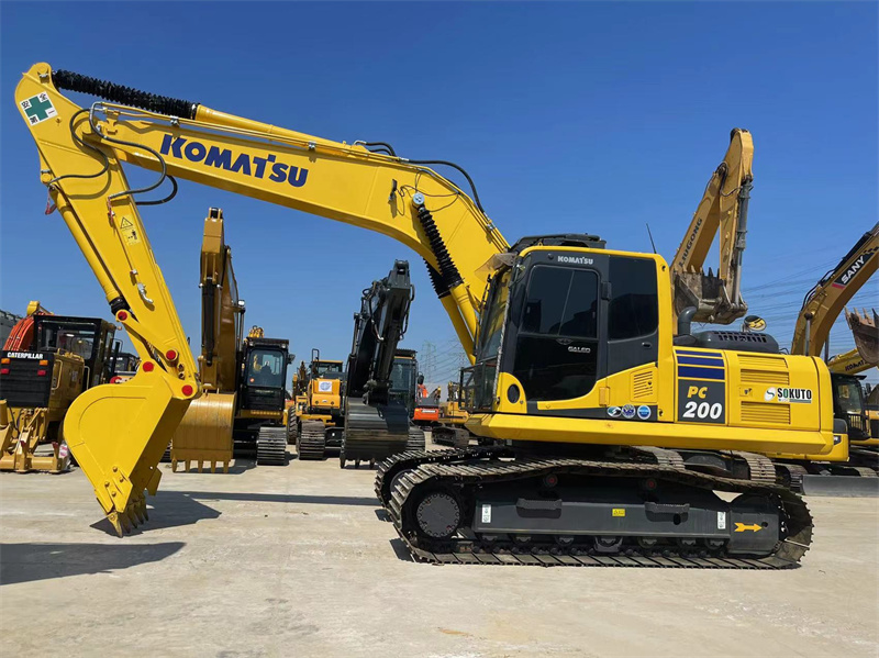 Дешевый подержанный японский экскаватор Komatsu PC200-8 Crawler Excavator с 800мм треком