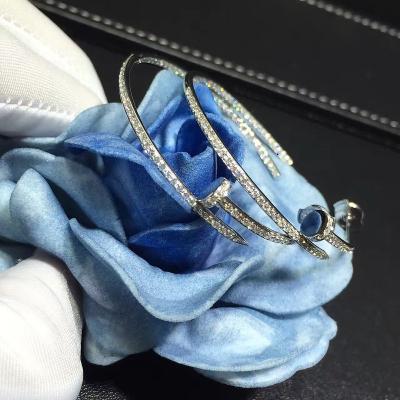 Nenhum brinco do Un Clou de Juste de pedra preciosa prega o ouro branco da forma 18K com diamantes
