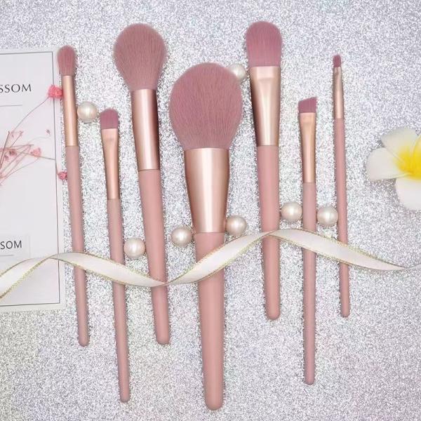 Soft Powder Blush Eyeshadow Brush Beauty Kit with 7-Piece Nude Pink Makeup Brush Set