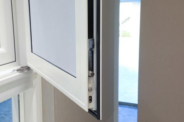 Horizontal TS8357 2700mm Sash Style Casement Windows