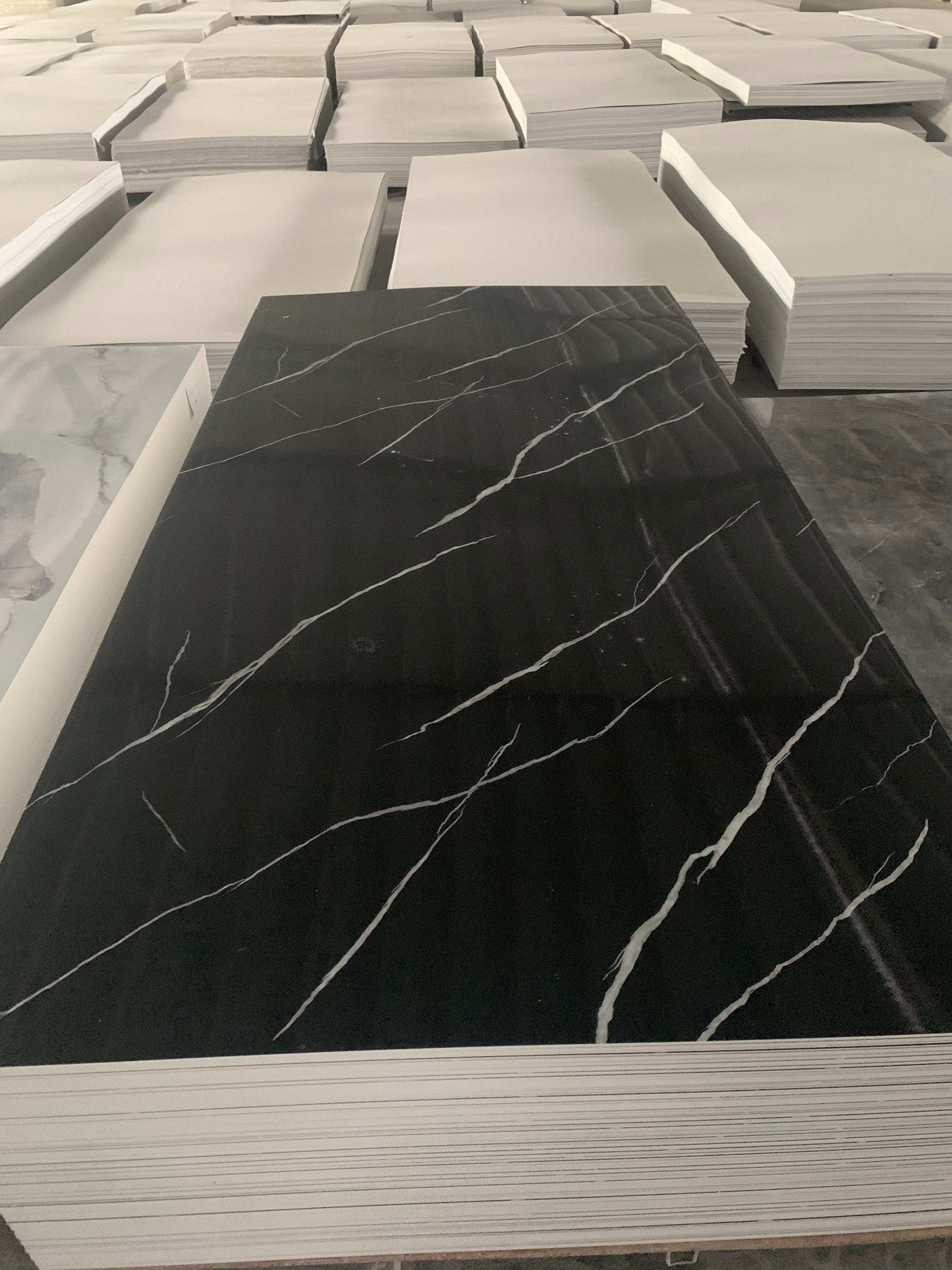 Factory Direct 1220x2440mm Fireproof Faux Marble UV Coated PVC Wall Board Sheet Waterproof Wall Cladding Panel Interior