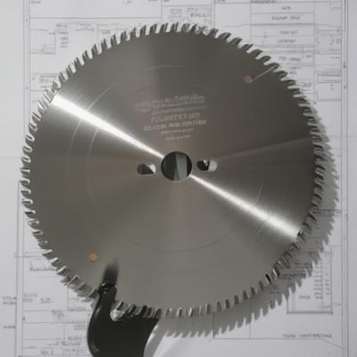 Machines de soudage et de meulage automatiques Lame de scie circulaire TCT jusqu'à 1825 mm de diamètre pour la coupe