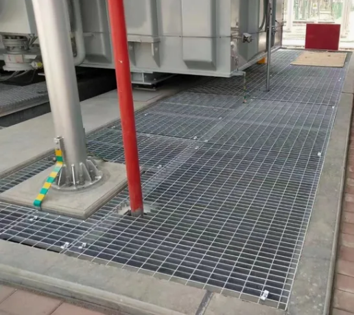 Hot Dipped Galvanized Steel Bar Grating Stair Tread for Heavy Load Bearing with Customizable Sizes