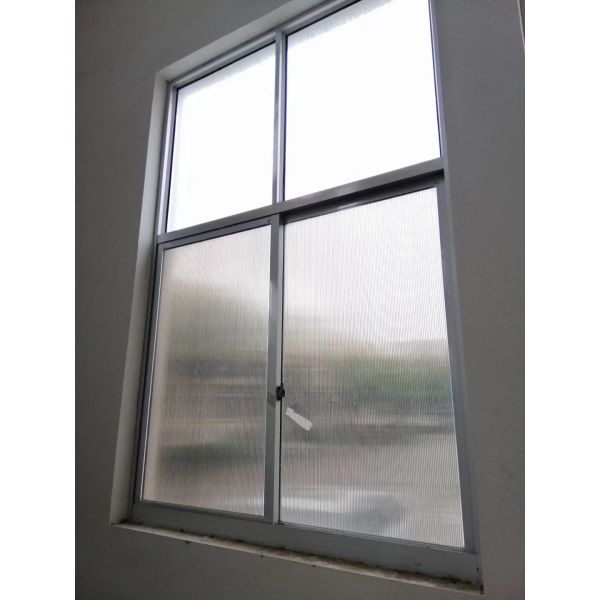 Multiwall 4*8feet Clear Polycarbonate Hollow Sheet 10mm Thick Twinwall Panel Providing Lightweight Durable Solution with UV Protection and High Strength for Awning and Canopy