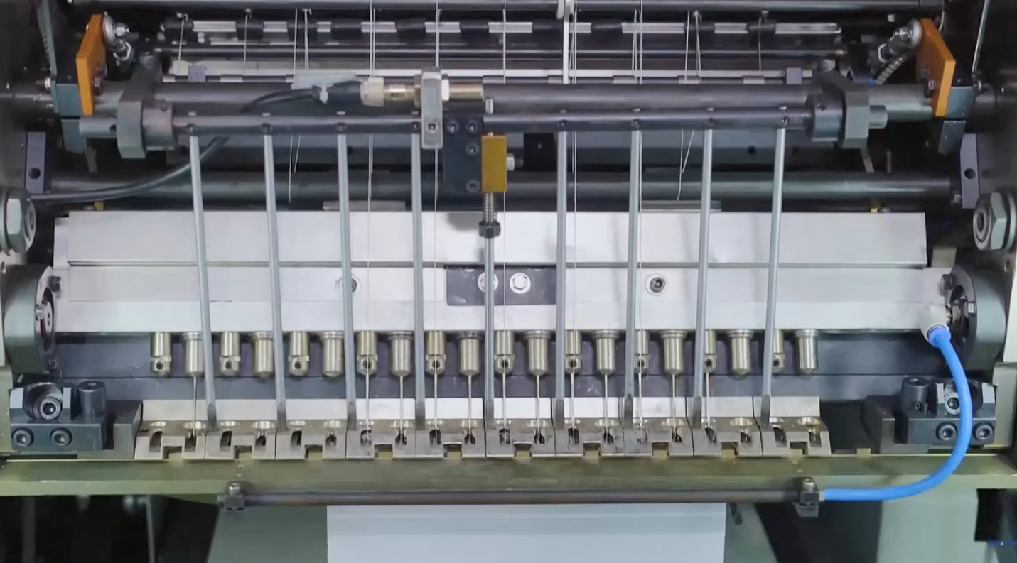 HX180 Compact Automatic Book Sewing Machine Loading Unloading Station 1 Meter Apart Only