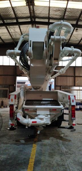 caminhão de 180m3/H 56m Zoomlion, bomba concreta do crescimento longo com motor diesel