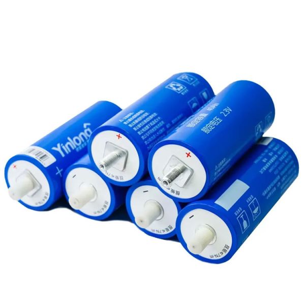 Yinlong 2.3V 30Ah 35Ah 40Ah LTO Lithium Titanate Cell Bright Blue Cylindrical Battery for Car Audio and Energy Storage Equipment