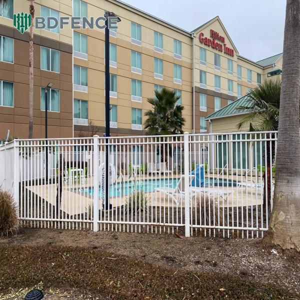Q195 Weight Bearing Powder Coated Tubular Fencing Climbing Support