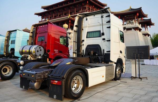 New Shacman Tractor Truck X6000 6X4/4X2/6X2 With Weichai/Cummins Engine Tractor Truck