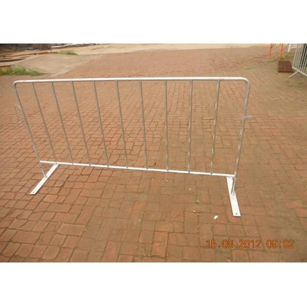 Metal Crowd Control Barriers Silver Color Weather Resistant For  Vehicles Stopping