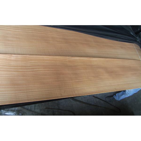 Sapelli の四分の一の切口のベニヤ