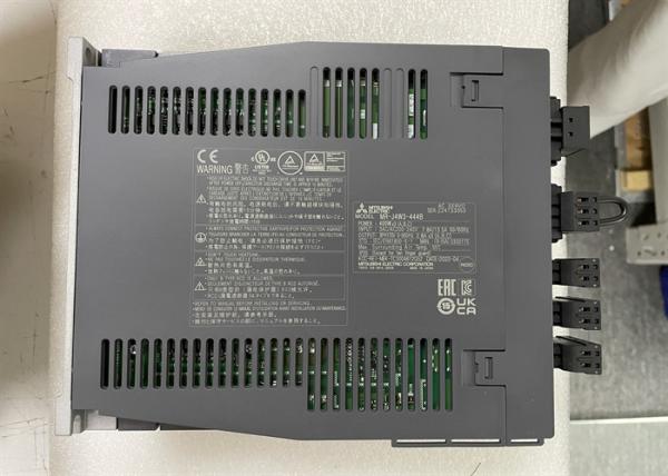 MR-J4W3-444B ACサーボ アンプ三菱400W 3PH 170V 50/60HZ