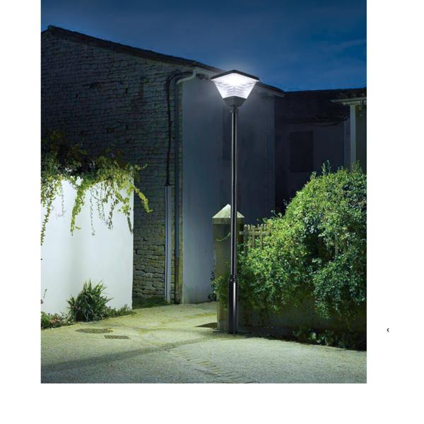 Outdoor IP65 Solar Garden Light Die Casting Aluminum LED Courtyard Street Lamp