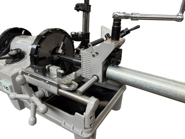 STG11A 手動パイプグリュービングマシンは,RIDGID300電源ユニットにマウントすることができます