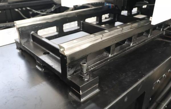Bench Type Large Injection Molding Machine 900 Ton For Bucket