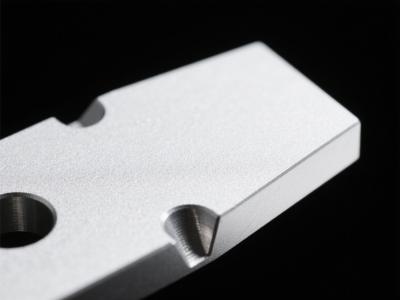 Corrosion-resistant anodic oxidation treatment for aluminum parts, wear-resistant anodizing process for aluminum components, and approaches to enhancing anodic oxidation on aluminum parts