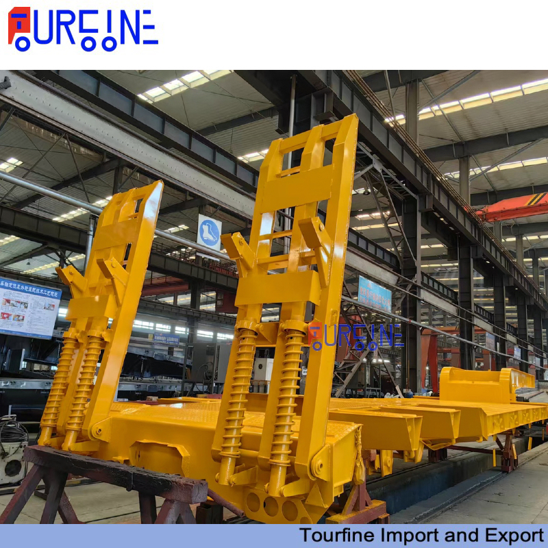 80 Ton Heavy Duty Three Axle Low Bed Semi Trailer  for Excavator Transport