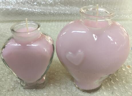 100% paraffin pink glass scented candle with heart shape packed into gift box