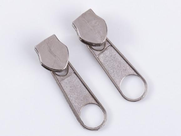 No. 5 color plastic zipper puller Nylon zipper  multi-color optional