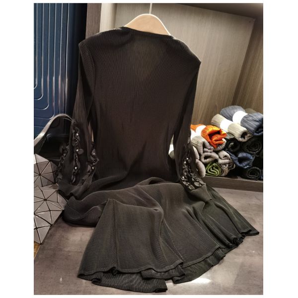 Elegant Heavy-Duty Ruffled Beaded Pleated V-Neck Dress Autumn Solid Color Casual Slimming Chiffon Dress Natural Waistline Front