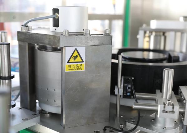 Rotary / Linear Hot Melt Glue Labeling Machine For Liquid Beverage Packaging Line