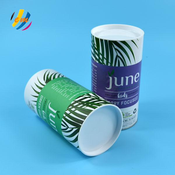 Цвет CMYK напечатал почтовые трубки