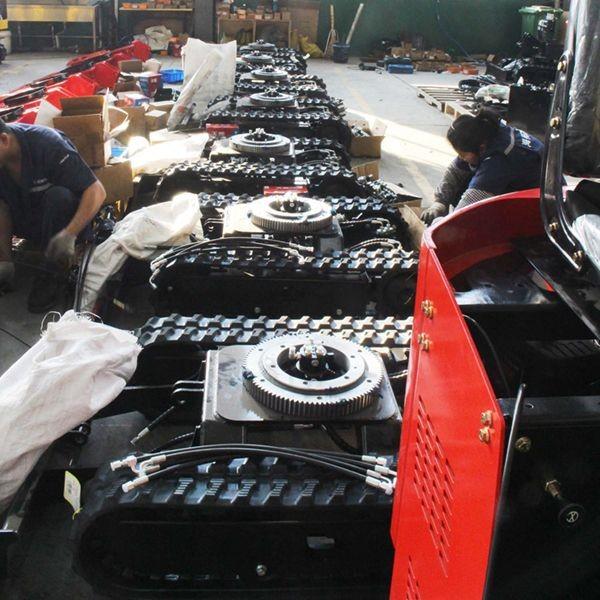 ODM Euro 5 1.8 Ton Mini Excavator Crawler For Landscaping High Performance