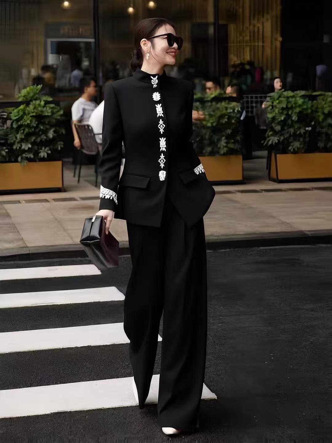 Embellished Women's Suit Set with High-Waisted Wide-Leg Pants for Elegant Formal Wear
