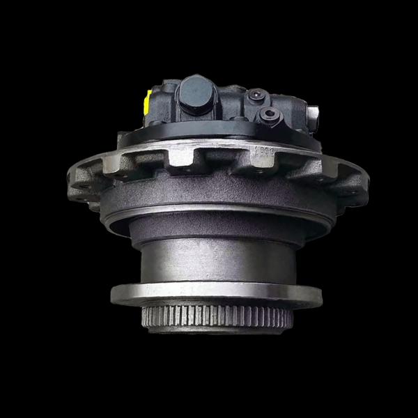 Reemplazo del conjunto del motor de viaje con excavadora Hitachi ZX135N-3