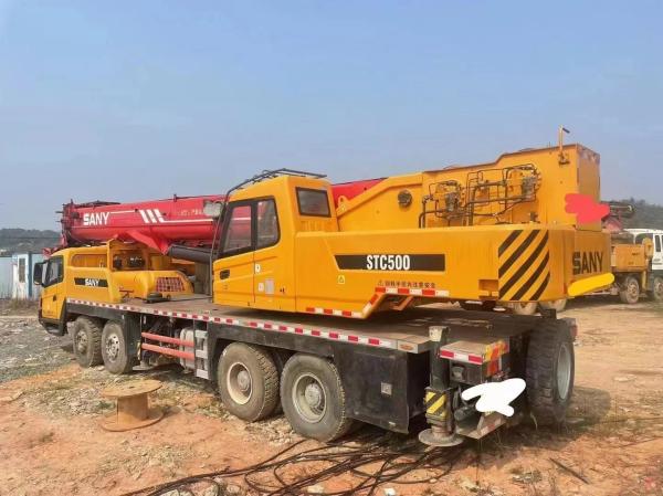 Cran de camion orange 50T en bon état et coût de location d'équipement de construction