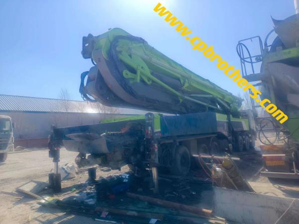 Pompes à béton Zoomlion de 74m avec support direct