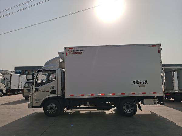 Fish Refrigerator Trucks 4 Cylinders Diesel Reefer Box Truck