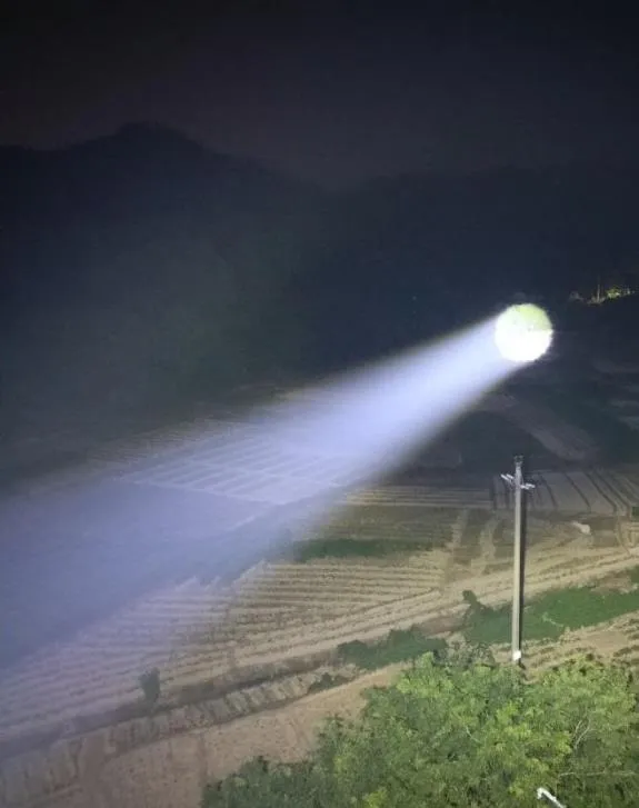 LED Spot Search Light 200W 300W IP66 Anti-corrosion en acier imperméable à l'eau 1000m 3000m Navires de mer Navires de mer Navires de recherche et de sauvetage à distance