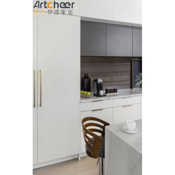 Модульные кухонные шкафы Экологически чистые фанеры для современной виллы