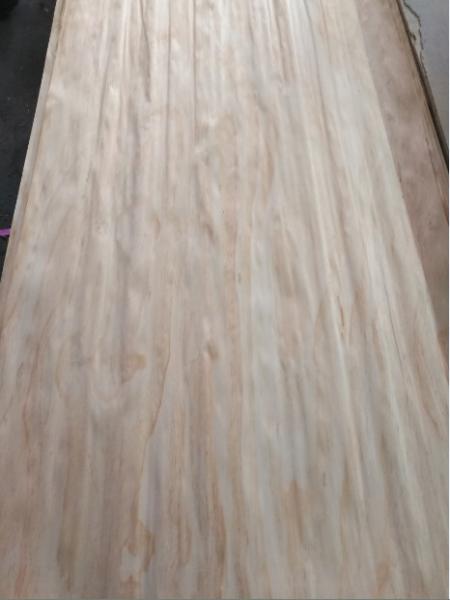 Rotary Peeled New Zealand Pine Wood Veneer Radiata Pine Rotary Cut Veneer 4' x 8'