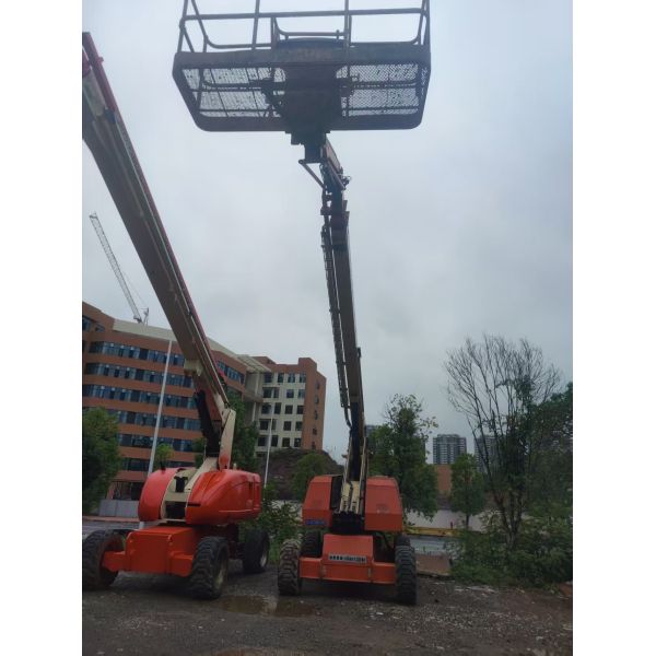 JLG 20-Meter Self-Propelled Diesel-Powered Telescopic Boom Aerial Work Platform